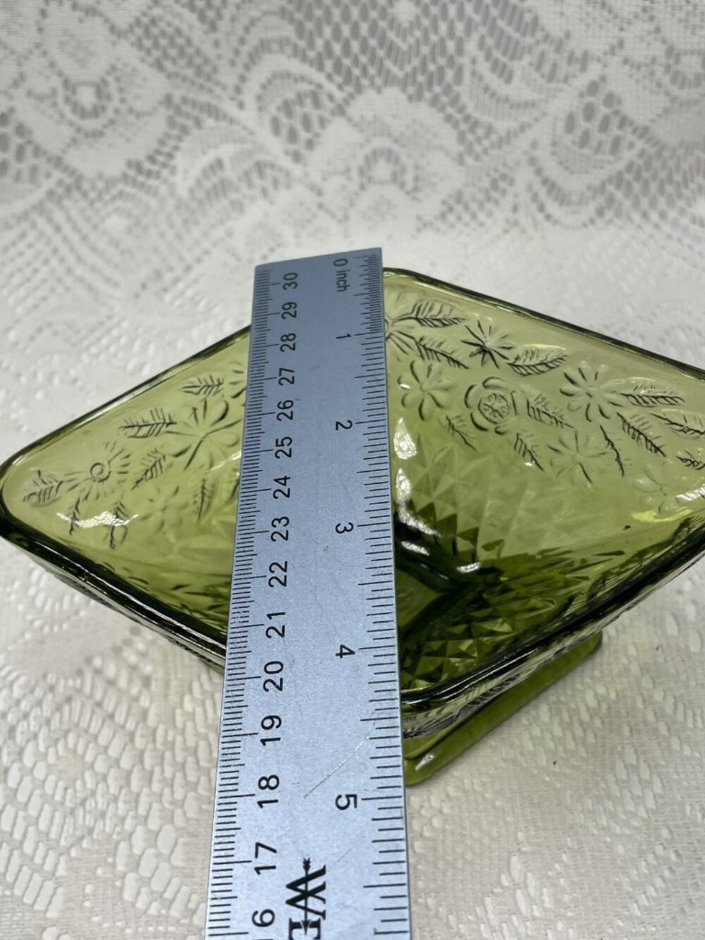 Vintage Green Indiana Glass Daisy Floral Candy Dish, Diamond Shaped Dish - Picture 12 of 14